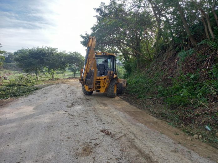 REHABILITAN LIBRAMIENTO J. JÉSUS TREJO EN AXTLA DE TERRAZAS